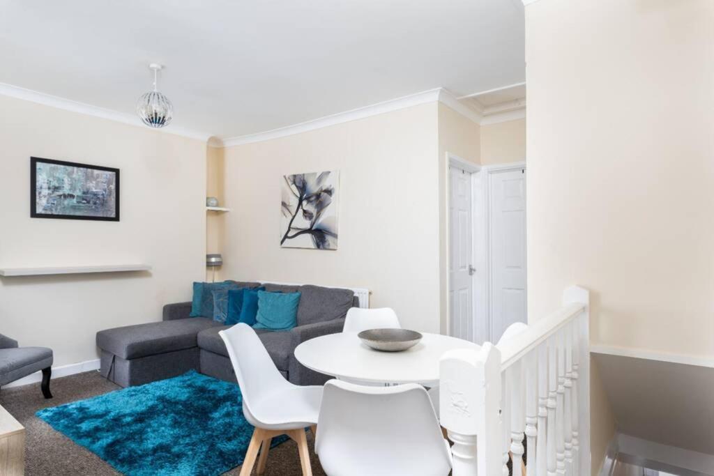 Sleeps 5, Smart Tv'S In Bedrooms Swansea Exterior photo